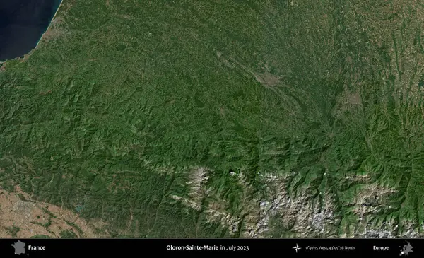 Oloron-Sainte-Marie. Copernicus Sentinel 'in Temmuz 2023' te çekilmiş uydu görüntüsü üzerine Fransa 'nın idari bölgesi.