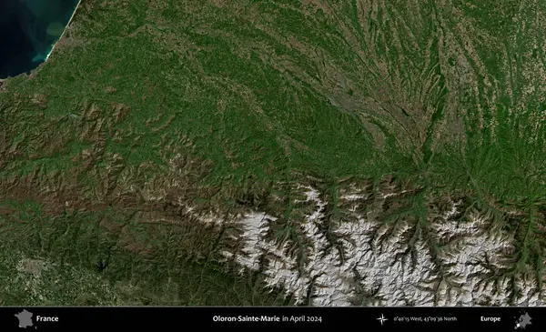 Oloron-Sainte-Marie. Copernicus Sentinel 'in Nisan 2024' te çekilmiş uydu görüntüsü üzerine Fransa 'nın idari bölgesi.