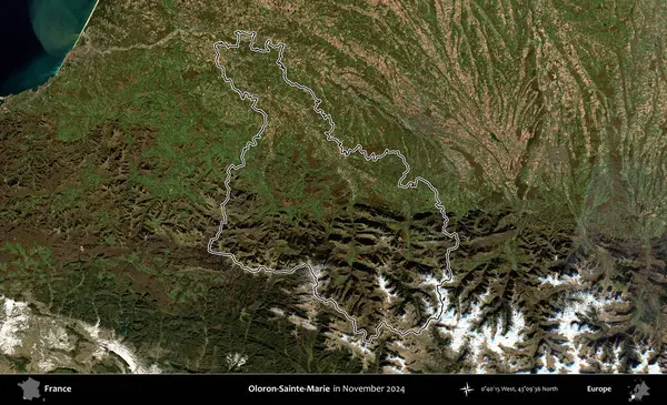Oloron-Sainte-Marie. Copernicus Sentinel 'in Kasım 2024' te çekilen uydu görüntüsünde Fransa 'nın idari bölgesinin ana hatlarını çizdim.