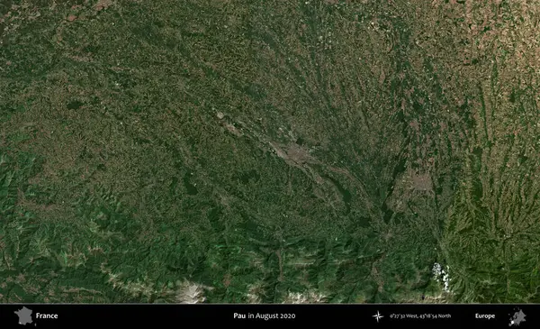 Pau. Copernicus Sentinel 'in Ağustos 2020' de çekilmiş uydu görüntüsü üzerine Fransa 'nın idari bölgesi.