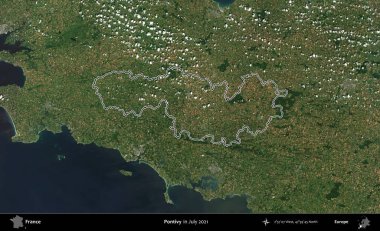Pontivy. Copernicus Sentinel 'in Temmuz 2021' de çekilen uydu görüntüsünde Fransa 'nın idari bölgesinin ana hatları belirlendi.