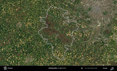 Rambouillet. Copernicus Sentinel 'in Nisan 2021' de çekilen uydu görüntüsünde Fransa 'nın idari bölgesinin ana hatları belirlendi.