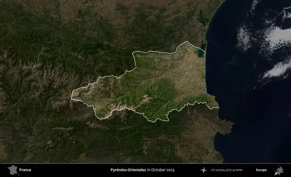 Pirenes-Orientales. Fransa 'nın idari alanı, Ekim 2023' te çekilen Kopernik Nöbetçi karolarından oluşan koyu renkli bir uydu görüntüsü üzerinde vurgulandı ve özetlendi.