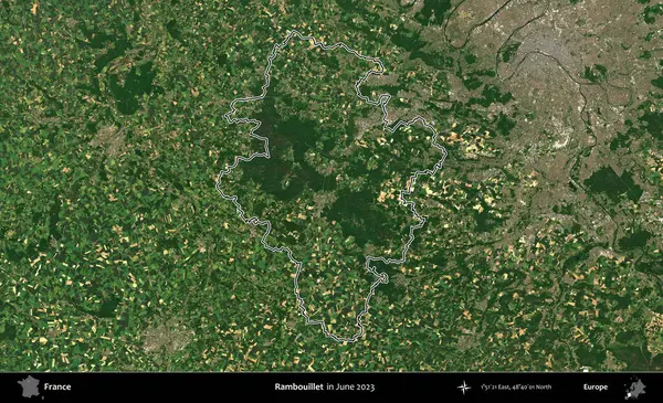 Rambouillet. Haziran 2023 'te çekilen Copernicus Sentinel karolarından oluşan bir uydu görüntüsünde Fransa' nın idari bölgesinin ana hatları belirlendi.