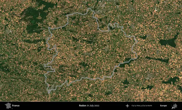 Redon. Copernicus Sentinel 'in Temmuz 2022' de çekilen uydu görüntüsünde Fransa 'nın idari bölgesinin ana hatları belirlendi.