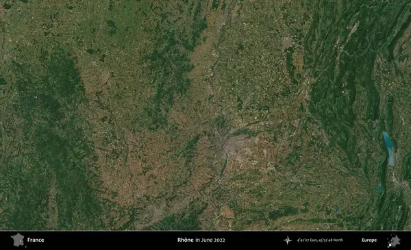Rhone. Copernicus Sentinel 'in Haziran 2022' de çekilmiş uydu görüntüsü üzerine Fransa 'nın idari bölgesi.