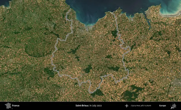 Saint-Brieuc 'de. Copernicus Sentinel 'in Temmuz 2022' de çekilen uydu görüntüsünde Fransa 'nın idari bölgesinin ana hatları belirlendi.
