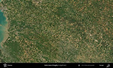 Saint-Jean-d'Angely. Nisan 2017 'de Copernicus Sentinel karolarından oluşan bir uydu görüntüsü üzerine Fransa' nın idari bölgesi