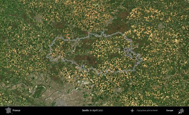 Senlis. Copernicus Sentinel 'in Nisan 2021' de çekilen uydu görüntüsünde Fransa 'nın idari bölgesinin ana hatları belirlendi.