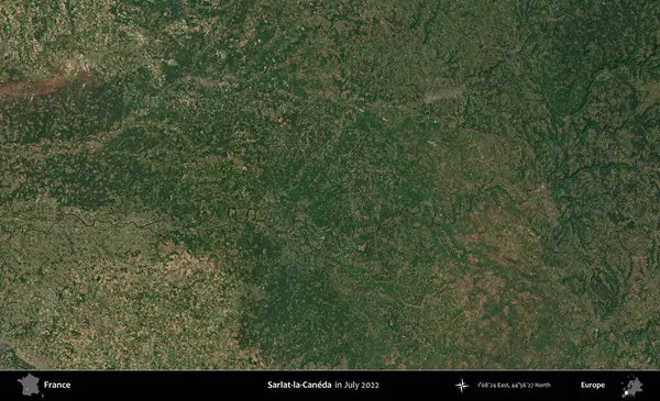 Sarlat-la-Caneda. Copernicus Sentinel 'in Temmuz 2022' de çekilmiş uydu görüntüsü üzerine Fransa 'nın idari bölgesi.