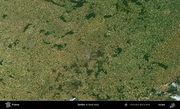 Sarthe. Copernicus Sentinel 'in Haziran 2023' te çekilmiş uydu görüntüsü üzerine Fransa 'nın idari bölgesi.
