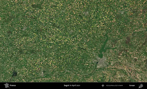 Segre. Copernicus Sentinel 'in Nisan 2021' de çekilmiş uydu görüntüsü üzerine Fransa 'nın idari bölgesi.