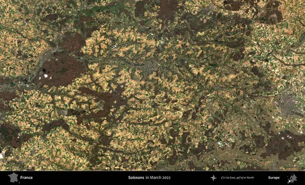 Soissonlar. Copernicus Sentinel 'in Mart 2022' de çekilmiş uydu görüntüsü üzerine Fransa 'nın idari bölgesi.