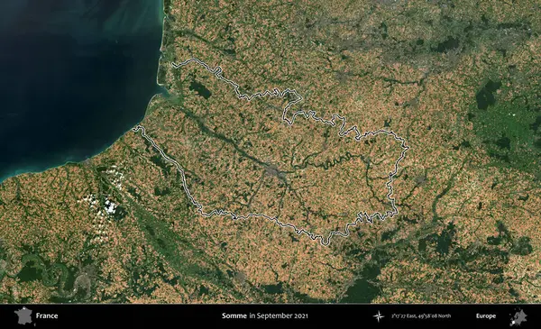 Biraz daha. Eylül 2021 'de çekilen Copernicus Sentinel karolarından oluşan bir uydu görüntüsünde Fransa' nın idari bölgesinin ana hatlarını çizdim.