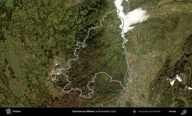 Tournon-sur-Rhone. Copernicus Sentinel 'in Kasım 2020' de çekilen uydu görüntüsünde Fransa 'nın idari bölgesinin ana hatları belirlendi.