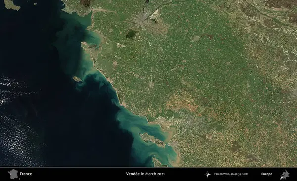 Vendee. Copernicus Sentinel 'in Mart 2021' de çekilmiş uydu görüntüsü üzerine Fransa 'nın idari bölgesi.