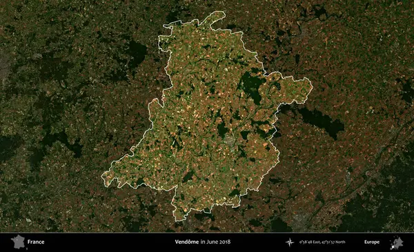 Vendome. Fransa 'nın idari alanı, Haziran 2018' de çekilen Kopernik Sentinel karolarından oluşan koyu renkli bir uydu görüntüsü üzerinde vurgulandı ve özetlendi.