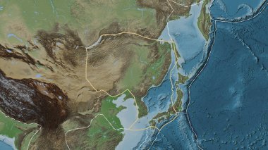 Amur tektonik plakasının alanı Eckert III projeksiyonunda soluk renkli bir yükseklik haritasında katı bir çizgi ile işaretlenmiştir.
