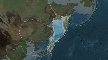 Okhotsk tektonik plakasının alanı Eckert III projeksiyonundaki koyu renkli yükseklik haritasının arka planına çizilmiş bir çizgi ile işaretlenmiştir.