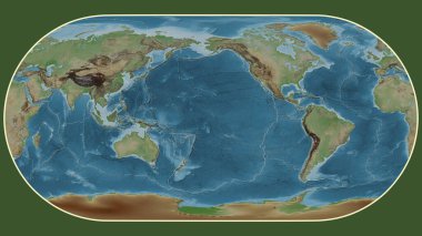 Eckert III projeksiyonunda dünyanın soluk renkli yükseklik haritası Pasifik tektonik plakasının merkezine dönüştürüldü.