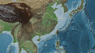 Yangtze tektonik plakasının alanı Eckert III projeksiyonundaki soluk renkli yükseklik haritasında katı bir çizgiyle işaretlenmiş.