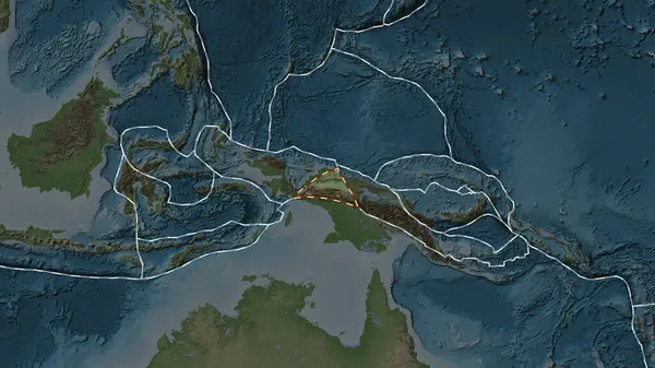 Eckert III projeksiyonundaki koyu renkli yükseklik haritasının arka planına çizilmiş bir çizgi ile işaretlenmiş Maoke tektonik plakasının alanı