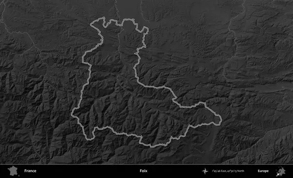 Foix. Gri tonlu yükseklik haritasında Fransa 'nın idari bölgesinin ana hatları çizilmiş