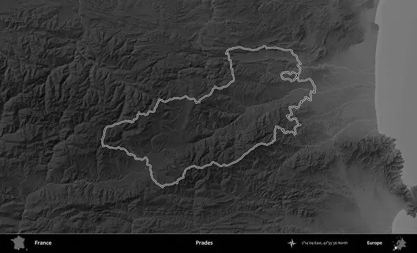 Övgü. Gri tonlu yükseklik haritasında Fransa 'nın idari bölgesinin ana hatları çizilmiş