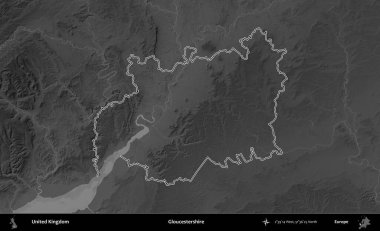 Gloucestershire 'da. Birleşik Krallık 'ın gri ölçekli yükseklik haritasında özetlenmiş idari alanı