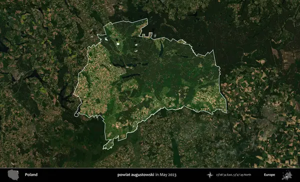 powiat augustowski. Polonya 'nın idari alanı, Mayıs 2023' te çekilen Kopernik Nöbetçi karolarından oluşan koyu renkli bir uydu görüntüsü üzerinde vurgulandı ve özetlendi.