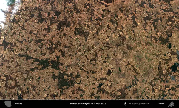 powiat bartoszycki. Copernicus Sentinel 'in Mart 2022' de çekilmiş uydu görüntüsü üzerine Polonya 'nın idari bölgesi.
