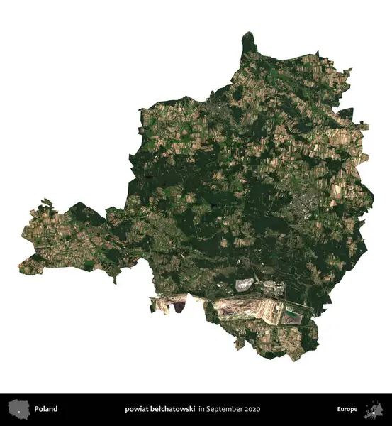 powiat belchatowski. Polonya idari bölgesi, Eylül 2020 'de çekilen Kopernik Nöbetçi karolarından oluşan bir uydu görüntüsü üzerinde beyaza izole edildi.