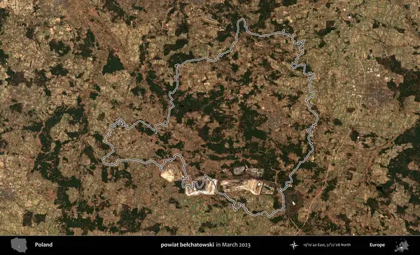 powiat belchatowski. Polonya 'nın idari bölgesinin ana hatları, Mart 2023' te çekilen Kopernik Nöbetçi karolarından oluşan bir uydu görüntüsü üzerine çizildi.