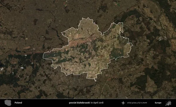 powiat bialobrzeski. Polonya 'nın idari alanı, Nisan 2018' de çekilen Kopernik Nöbetçi karolarından oluşan koyu renkli bir uydu görüntüsü üzerine vurgulandı ve özetlendi