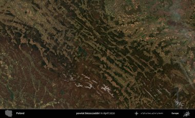 powiat bieszczadzki. Nisan 2020 'de Copernicus Sentinel karolarından oluşan bir uydu görüntüsü üzerine Polonya' nın idari bölgesi
