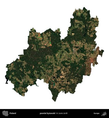 powiat bytowski. Polonya idari bölgesi, Haziran 2018 'de çekilen Kopernik Nöbetçi karolarından oluşan bir uydu görüntüsü üzerinde beyaza izole edildi.