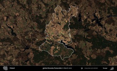 gmina Drawsko Pomorskie. Polonya 'nın idari alanı, Mart 2022' de çekilen Kopernik Nöbetçi karolarından oluşan koyu renkli bir uydu görüntüsü üzerine vurgulandı ve özetlendi.