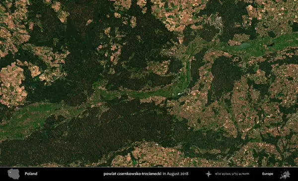 powiat czarnkowsko-trzcianecki. Copernicus Sentinel 'in Ağustos 2018' de çekilmiş uydu görüntüsü üzerine Polonya 'nın idari bölgesi