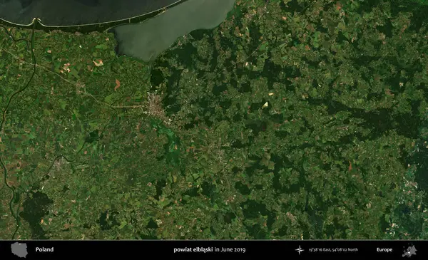 powiat elblaski. Copernicus Sentinel 'in Haziran 2019' da çekilmiş uydu görüntüsü üzerine Polonya 'nın idari bölgesi.
