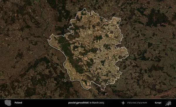 powiat garwolinski. Polonya 'nın idari alanı, Mart 2025' te çekilen Kopernik Nöbetçi karolarından oluşan koyu renkli bir uydu görüntüsü üzerine vurgulandı ve özetlendi