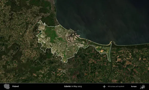 Gdansk. Polonya 'nın idari alanı, Mayıs 2023' te çekilen Kopernik Nöbetçi karolarından oluşan koyu renkli bir uydu görüntüsü üzerinde vurgulandı ve özetlendi.