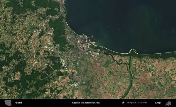 Gdansk. Eylül 2023 'te Copernicus Sentinel karolarından oluşan uydu görüntüsü üzerine Polonya' nın idari bölgesi
