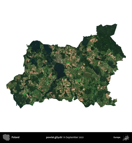 powiat gizycki. Polonya idari bölgesi, Eylül 2021 'de çekilen Kopernik Nöbetçi karolarından oluşan bir uydu görüntüsü üzerinde beyaza izole edildi.