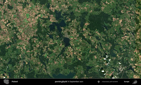 powiat gizycki. Copernicus Sentinel 'in Eylül 2021' de çekilen uydu görüntüsü üzerine Polonya 'nın idari bölgesi