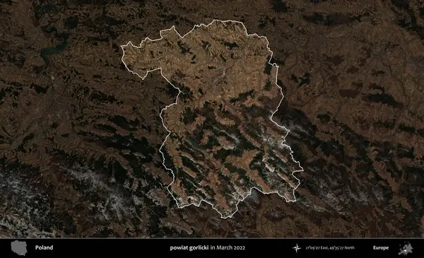 powiat gorlicki. Polonya 'nın idari alanı, Mart 2022' de çekilen Kopernik Nöbetçi karolarından oluşan koyu renkli bir uydu görüntüsü üzerine vurgulandı ve özetlendi.