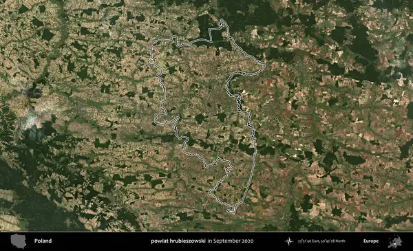 powiat hrubieszowski. Eylül 2020 'de çekilen Kopernik Nöbetçi karolarından oluşan bir uydu görüntüsü üzerine Polonya' nın idari bölgesinin ana hatlarını çizdim.
