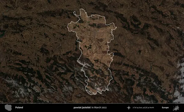 Powiat Jaselski. Polonya 'nın idari alanı, Mart 2022' de çekilen Kopernik Nöbetçi karolarından oluşan koyu renkli bir uydu görüntüsü üzerine vurgulandı ve özetlendi.