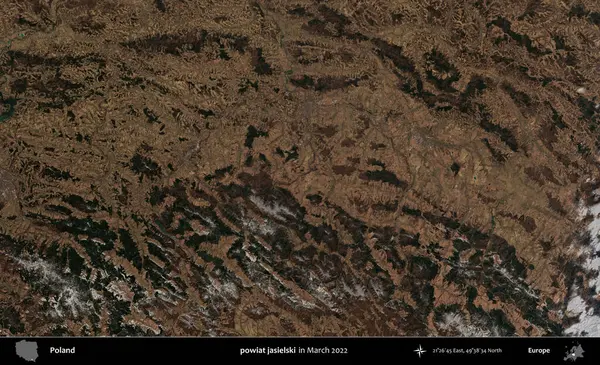 Powiat Jaselski. Copernicus Sentinel 'in Mart 2022' de çekilmiş uydu görüntüsü üzerine Polonya 'nın idari bölgesi.