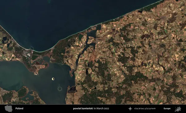 powiat kamienski. Copernicus Sentinel 'in Mart 2022' de çekilmiş uydu görüntüsü üzerine Polonya 'nın idari bölgesi.