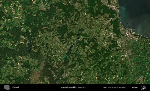Powiat Karuski. Copernicus Sentinel 'in Haziran 2022' de çekilmiş uydu görüntüsü üzerine Polonya 'nın idari bölgesi.